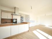 Private helle Wohnung mit Top Lage und 107m² Dachboden...