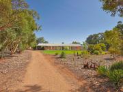 PRIVATE & PEACEFUL LIFESTYLE AWAITS