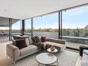 Private Rooftop Penthouse With Sweeping 180° City Views