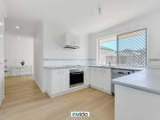 Private Room in rooming house / $350 per week /...