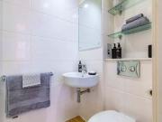 Private studios / Shared apartments