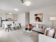 Private, Stylish Courtyard Home in Idyllic Suburb…