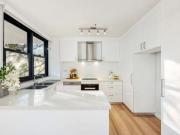 Private Sunlit Sanctuary In Superb Garden Setting