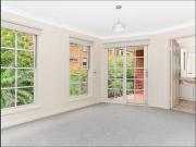 Private Townhouse in Quiet & Convenient Location