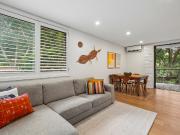 Private Treetop Oasis Within A Leafy Stroll Of The...