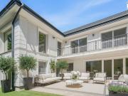 Privatsphäre über Wien: Moderne Villa mit...