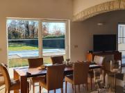 Privatvilla mit ca. 238 m², Pool und Doppelgarage ein...