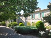 Proche Avignon, propriété 18ème sur 28 hectares