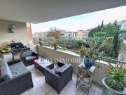 Proche centre, dans une belle résidence sécurisée avec...