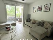 Proche commerces et au calme !