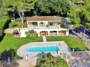 Proche Ecoles Valbonne VILLA familiale en parfait état...