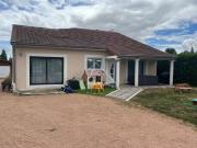 PROCHE GANNAT JOLIE VILLA AVEC GARAGE ET TERRAIN