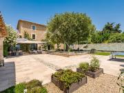 Proche Gordes Magnifique Mas restauré au milieu