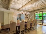 Proche Gordes Maison de charme au cœur du village