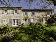 Proche Gordes, maison de hameau rénovée 180m² Murs