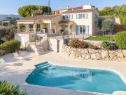 Proche Nice Charmante propriété en position dominante