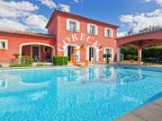 Proche Nimes. A vendre belle villa avec piscine