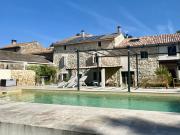 Proche ORANGE Corps de ferme avec piscine et appartement in