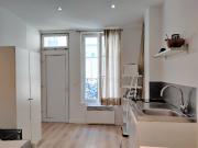 Proche rue st Dominique STUDIO meublé 16 m² RDC SUR COUR
