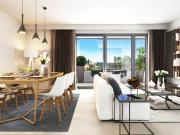 Proche Tramway et Commerces ! Type 2 en étage PETITE RUE...