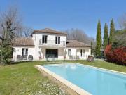 Proche village Villa de 193 m² avec 4 chambres