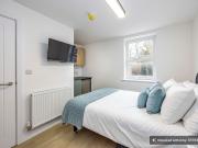 Professional Let, Close To City. 1 bed in a flat share...