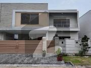 Prominently Located 15 Marla House Available In Askari...