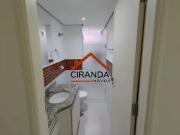 Pronto para morar! Apartamento com armários e cozinha...