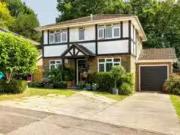 Property & Houses For Sale: Beech Glen, Bracknell, Berkshire