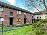 Property & Houses to Rent: Wellesley Close, Ash Vale