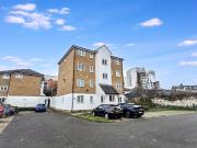 Property in Carolina Close, Stratford, E15:1 room...