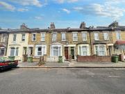 Property in Glenavon Road, Stratford, E15:3 room house...