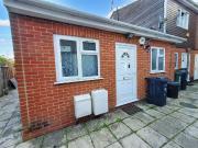 Property in New North Road, Hainault, IG6:2 room house...
