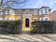 Property in Parkland Court, Stratford, E15:2 room...