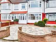 Property to rent in Eastern Avenue, Ilford IG2