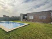 VENTA Casa 2 Dormitorios y Pileta Apto Crédito Barrio...