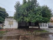 PROPIEDAD A RECICLAR O DEMOLER! VALOR TERRENO!