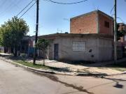 Propiedad con 2 viviendas y un departamento en venta en...
