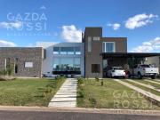 Propiedad con diseño minimalista único en La Alameda,...