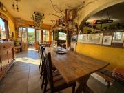 Propiedad con posibilidad de conversión en chalet cerca...