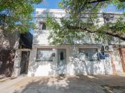 Propiedad de 2 dptos de 2 dormitorios en Alvear 3976