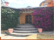 Propiedad de 3 Casas + Áreas Sociales en Conocoto – 2.500m²