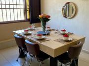 Propiedad de 3 Niveles con Local Comercial y Casa...