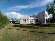 Propiedad de primera categoria en venta. Barrio privado...