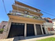 Propiedad departamentos ph con galpon y cochera a la...