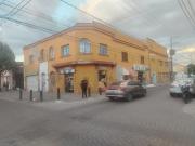 Propiedad en esquina súper céntrica — ideal para...