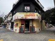 Propiedad en jose urquiza esquina Sarachaga de tres pisos