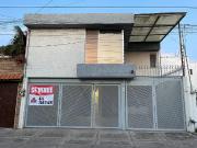 PROPIEDAD EN VENTA CON CASA DE 1 PISO Y OFICINAS EN LEON...