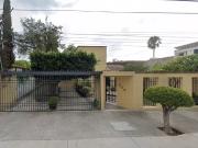 PROPIEDAD EN VENTA CON EXCELENTE UBICACIÓN EN JURICA,...