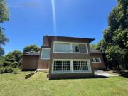 PROPIEDAD EN VENTA CON PARQUE DE 1 HECTAREA VILLA...